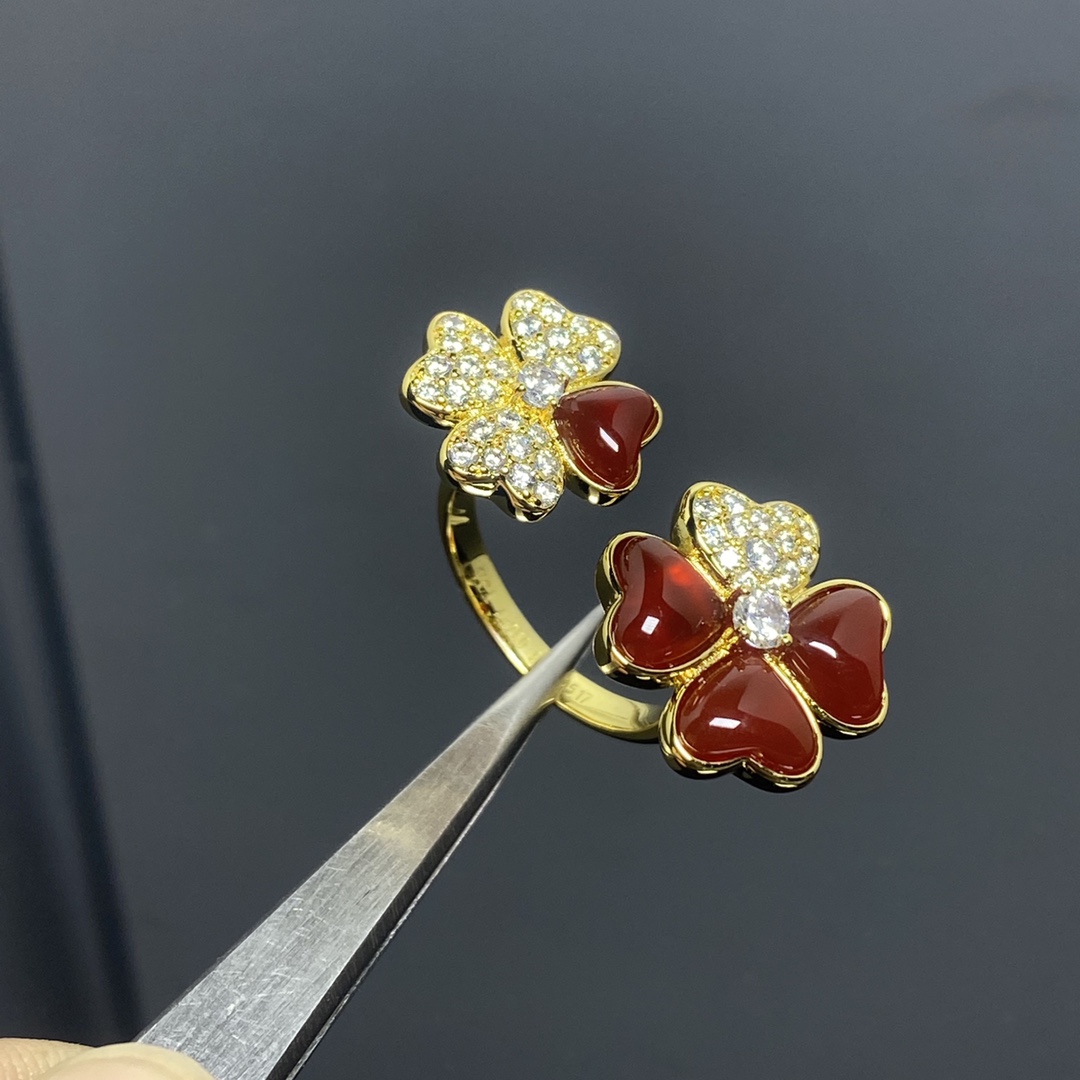 VCA Cosmos Between the Finger Ring - Best Replica Jewelry™