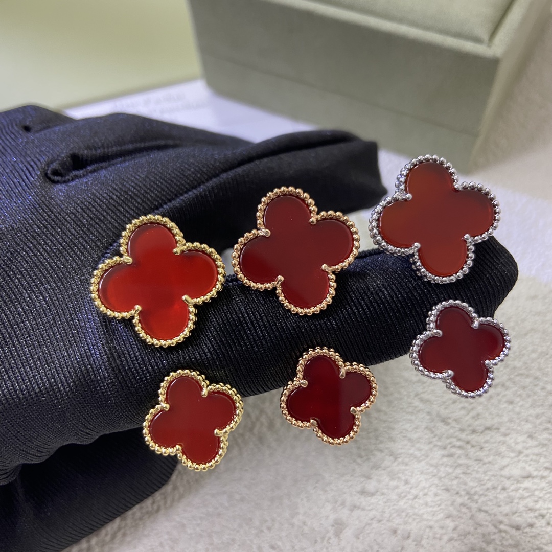 VCA Magic Alhambra Between the Finger Ring - Best Replica Jewelry™