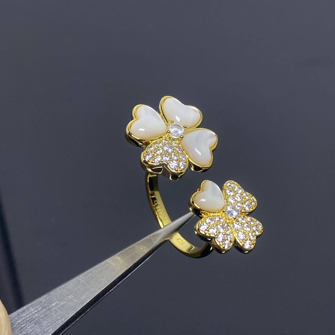 VCA Cosmos Between the Finger Ring - Best Replica Jewelry™