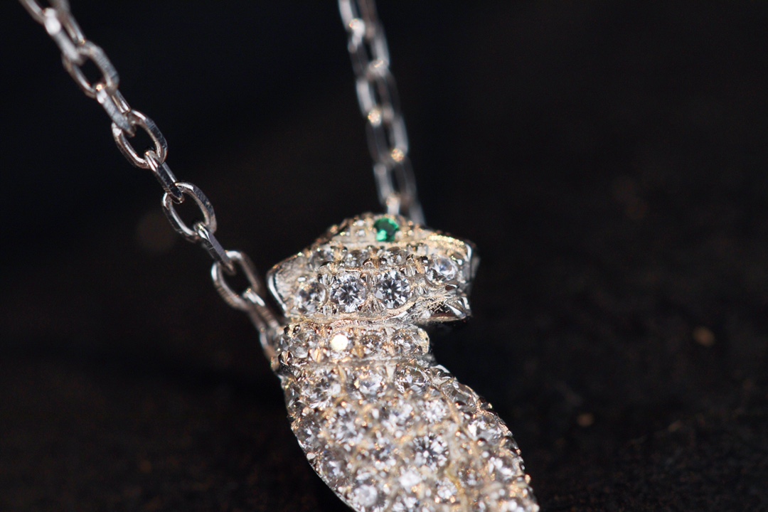 Cartier Full Diamond Paved Silver Leopard Panthère de Necklace - Best Replica Jewelry™