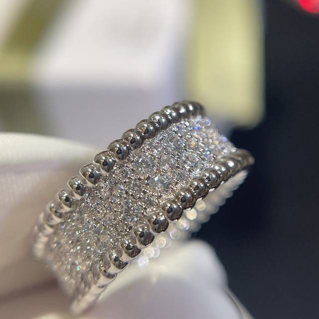 VCA Wide Perlee Diamonds Ring - Best Replica Jewelry™