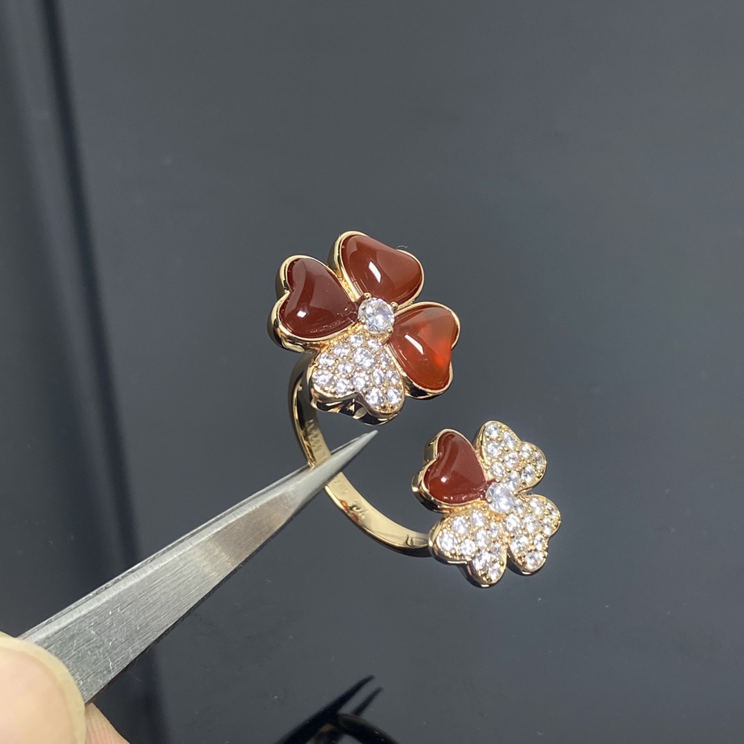 VCA Cosmos Between the Finger Ring - Best Replica Jewelry™