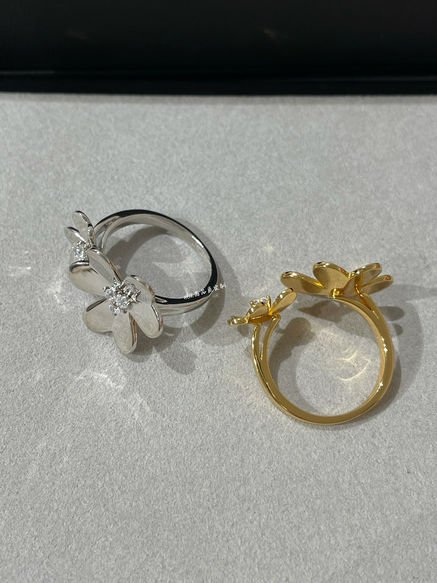 VCA 2 Flowers Frivole Between the Finger Ring - Best Replica Jewelry™