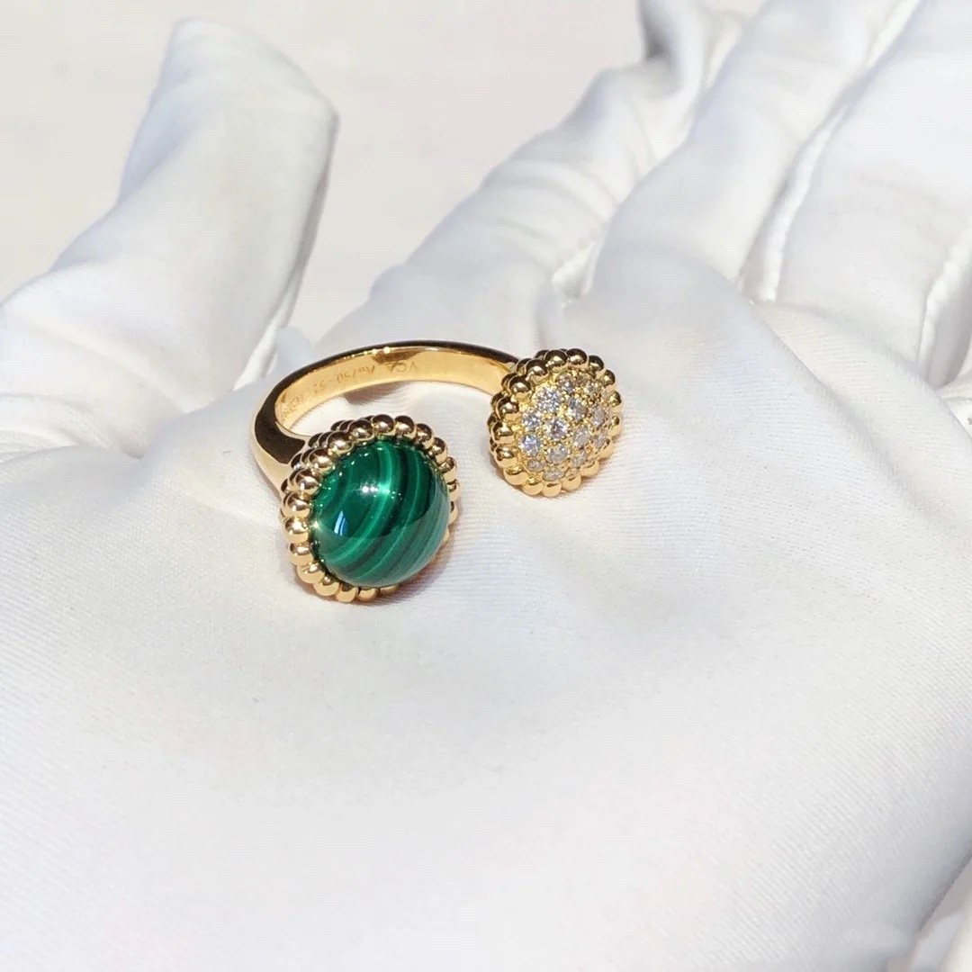VCA Malachite Perlee Couleurs Between the Finger Ring - Best Replica Jewelry™
