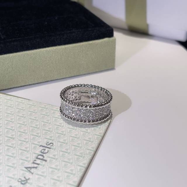 VCA Wide Perlee Diamonds Ring - Best Replica Jewelry™