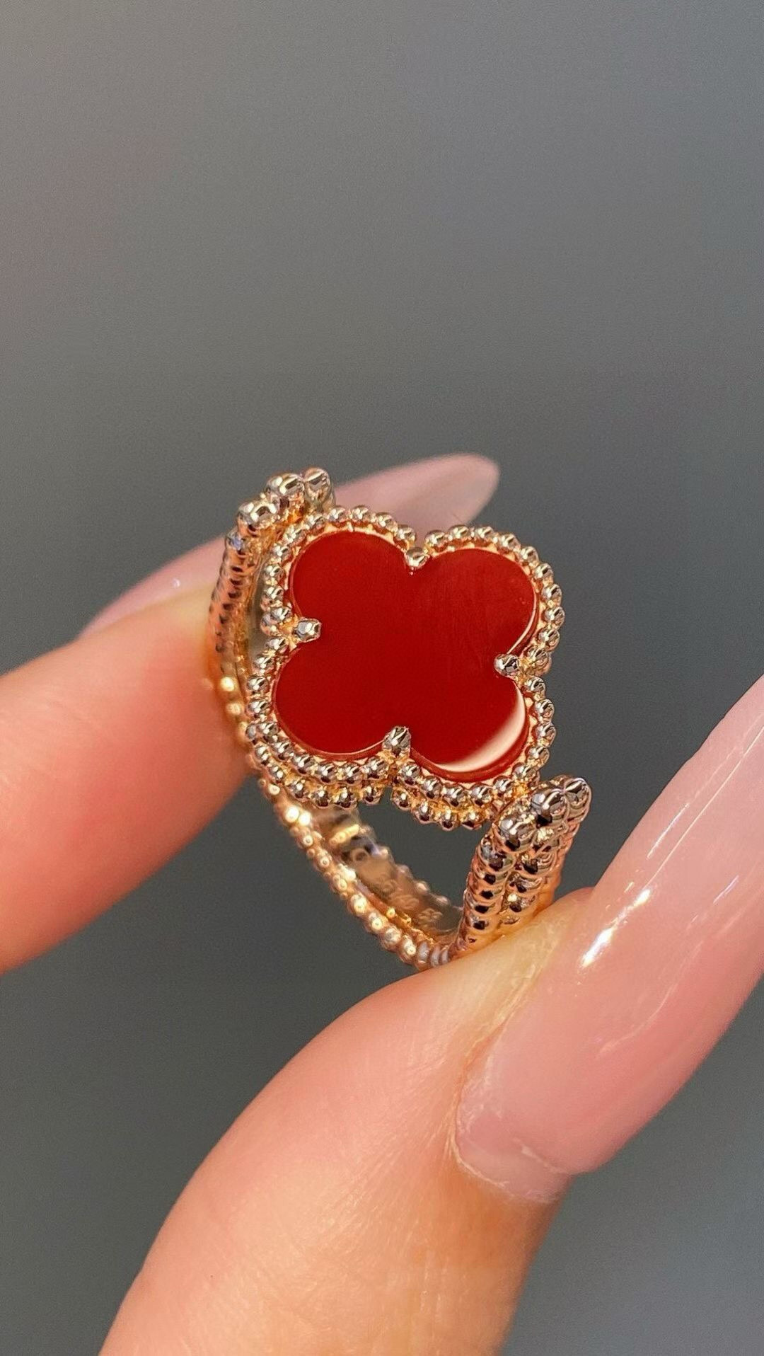 VCA Vintage Alhambra Reversible Ring - Best Replica Jewelry™