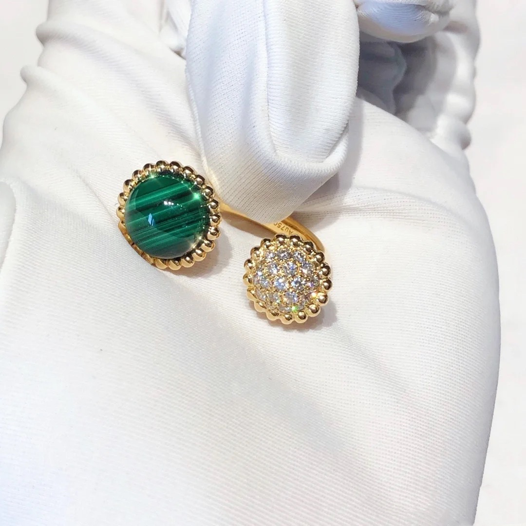 VCA Malachite Perlee Couleurs Between the Finger Ring - Best Replica Jewelry™