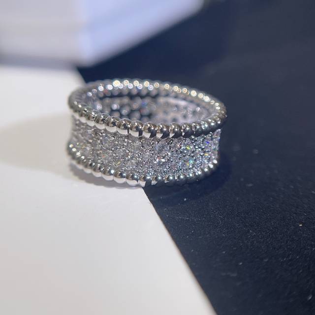 VCA Wide Perlee Diamonds Ring - Best Replica Jewelry™