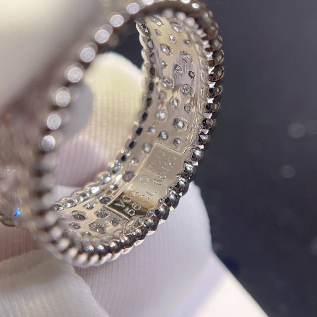 VCA Wide Perlee Diamonds Ring - Best Replica Jewelry™