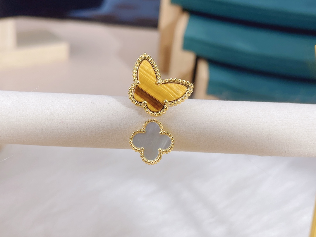 VCA Lucky Alhambra Between the Finger Ring - Best Replica Jewelry™