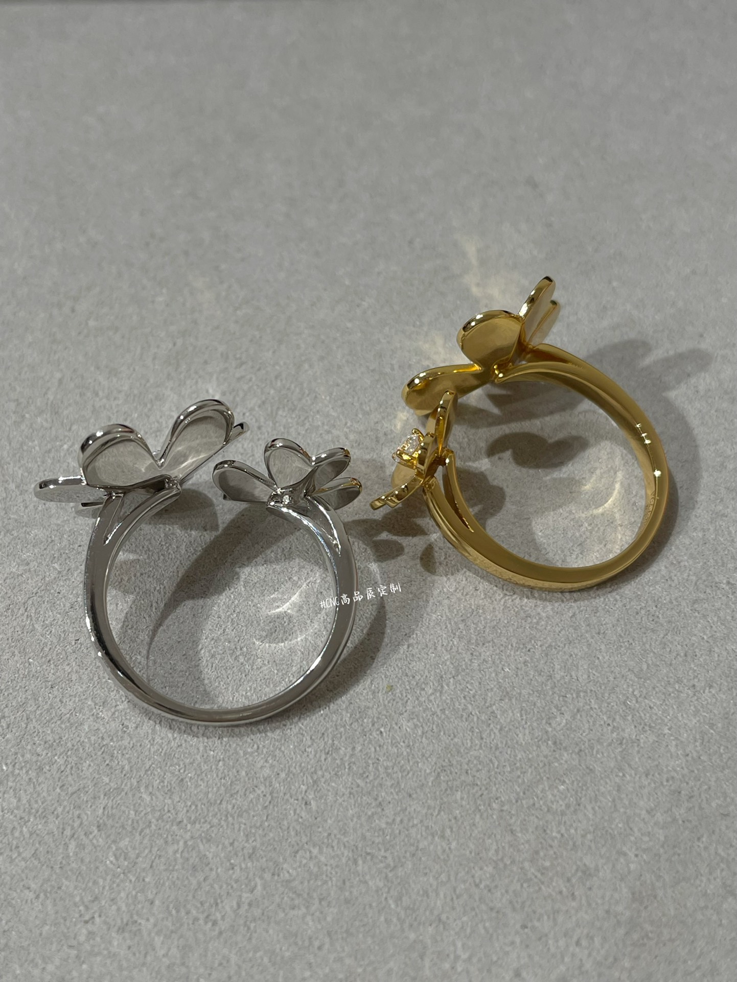 VCA 2 Flowers Frivole Between the Finger Ring - Best Replica Jewelry™