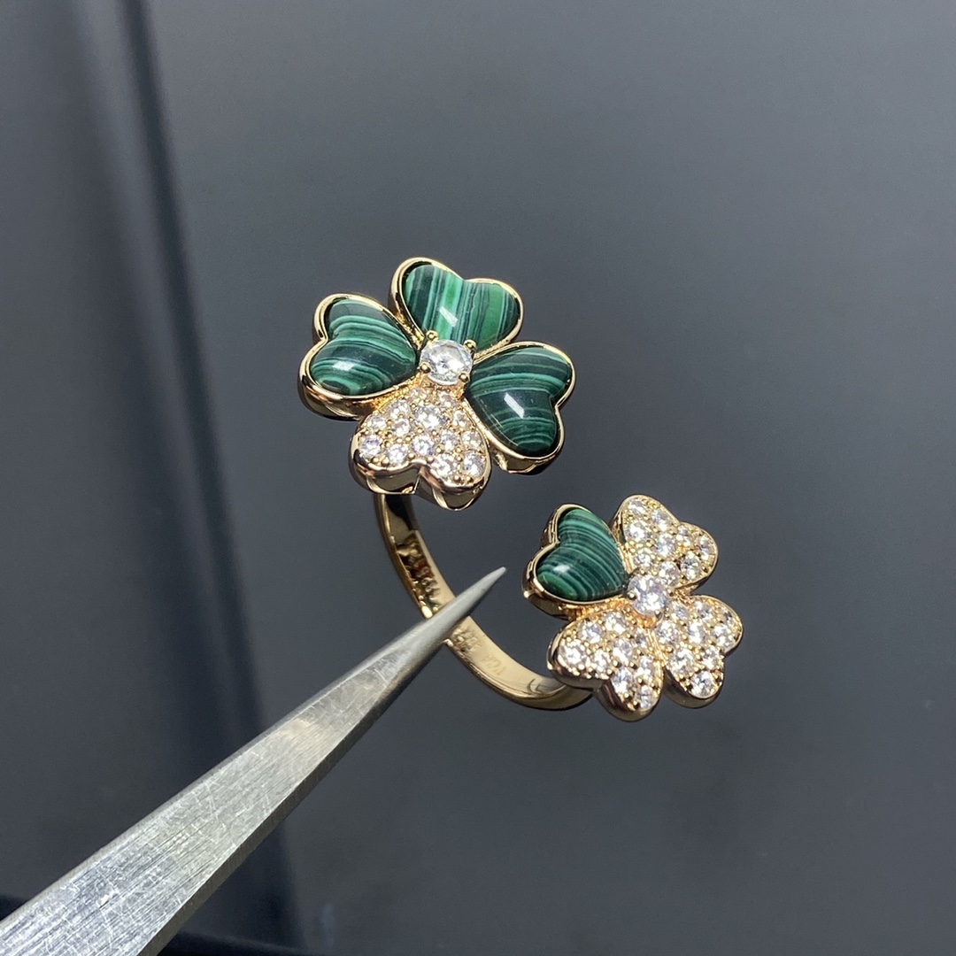 VCA Cosmos Between the Finger Ring - Best Replica Jewelry™