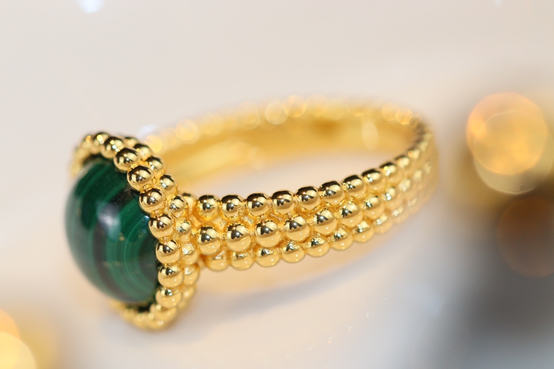 VCA Yellow Gold Malachite Perlee Couleurs Ring - Best Replica Jewelry™