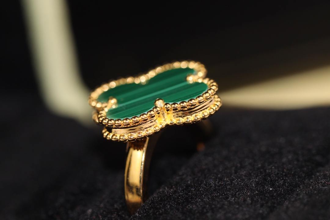 VCA Green Malachite Magic Alhambra Ring - Best Replica Jewelry™