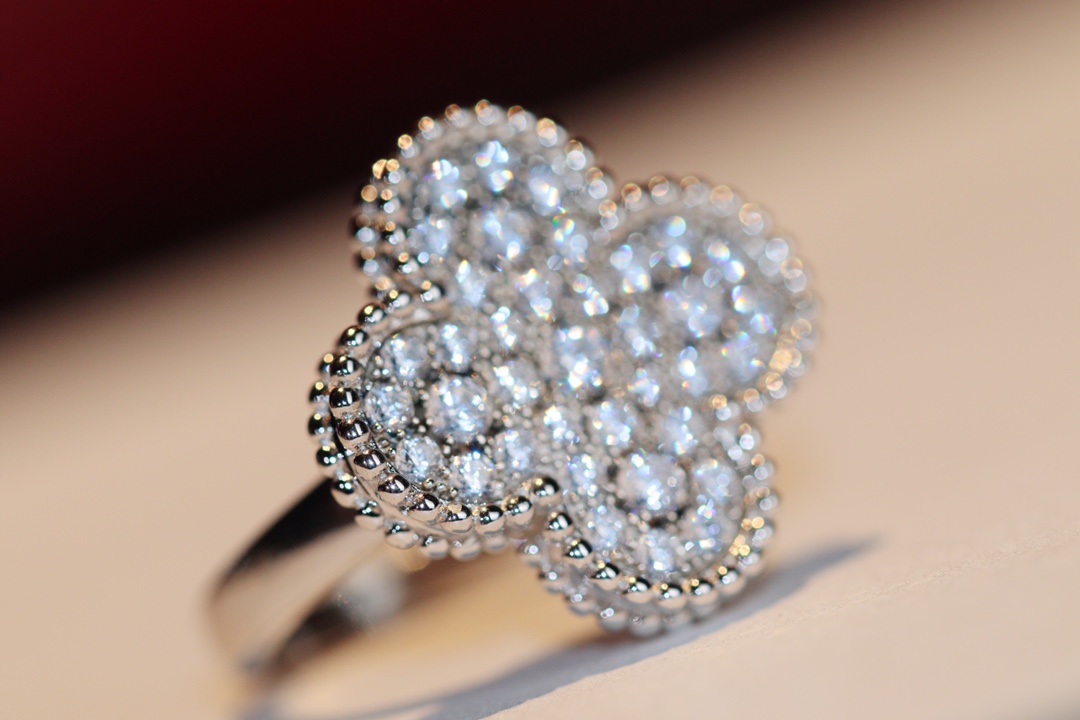 VCA Full Diamond Silver Magic Alhambra Ring - Best Replica Jewelry™
