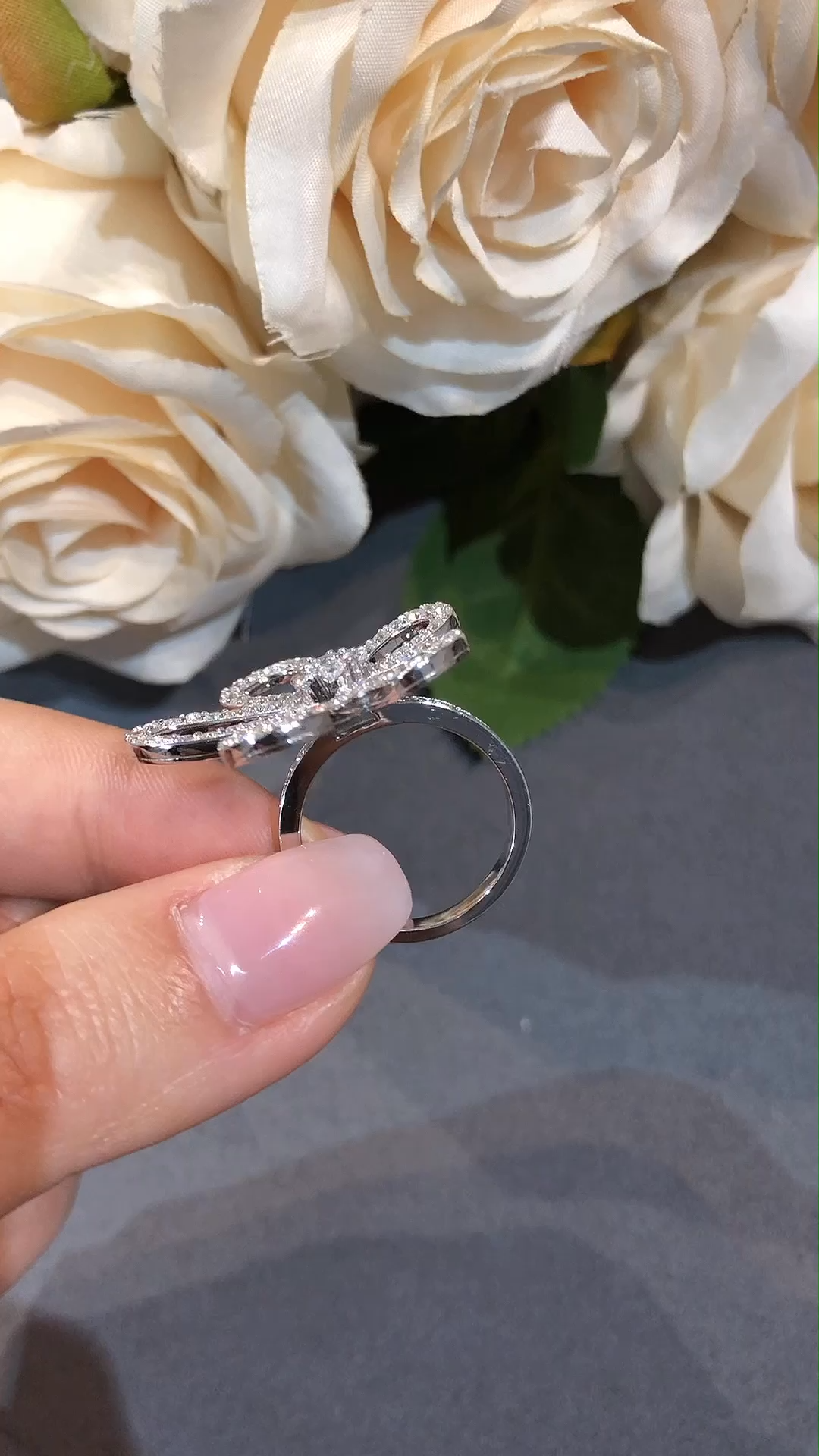 VCA Flowerlace Ring - Best Replica Jewelry™