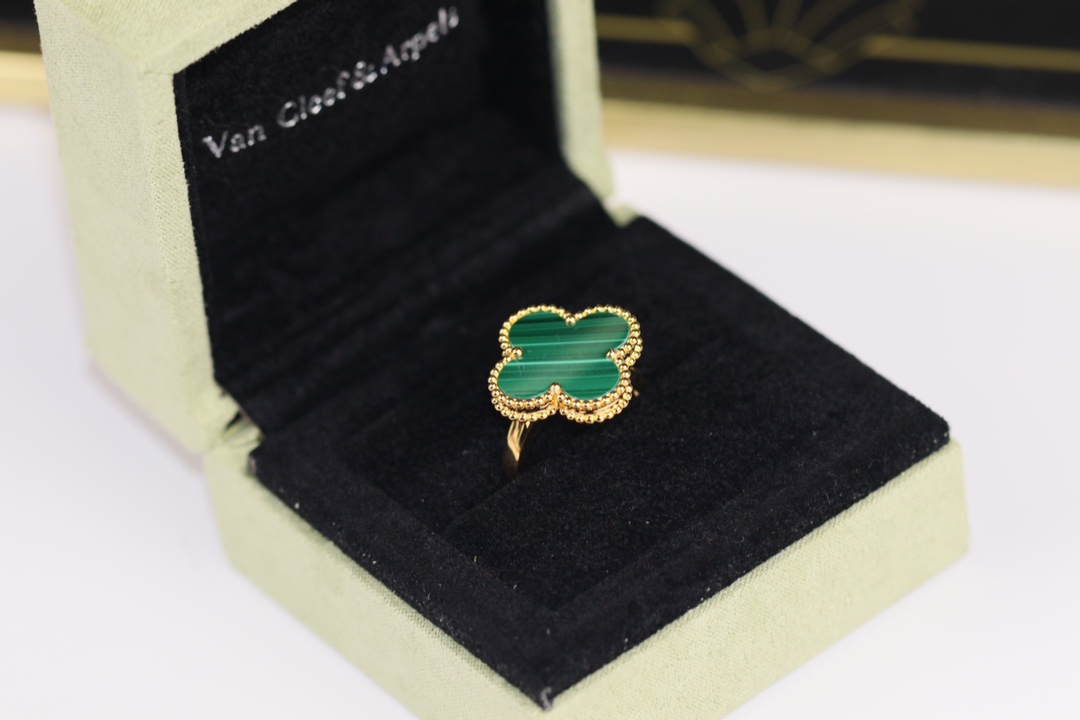 VCA Green Malachite Magic Alhambra Ring - Best Replica Jewelry™