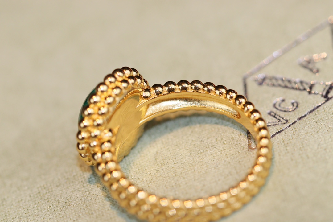 VCA Yellow Gold Malachite Perlee Couleurs Ring - Best Replica Jewelry™