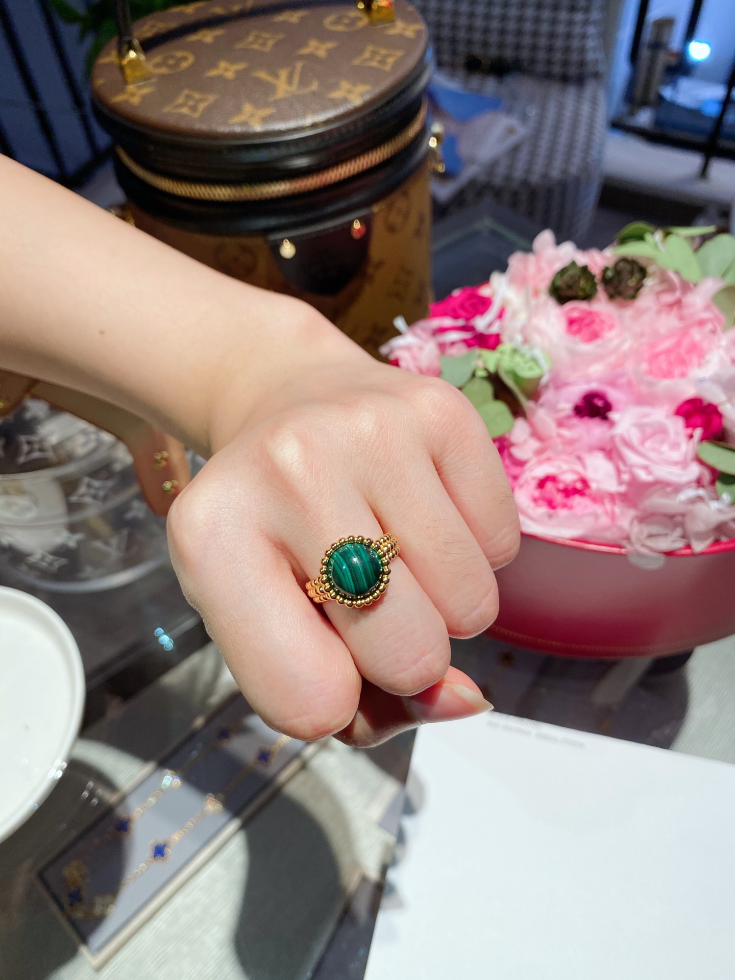 VCA Yellow Gold Malachite Perlee Couleurs Ring - Best Replica Jewelry™