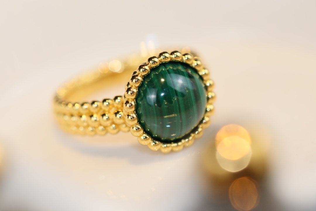 VCA Yellow Gold Malachite Perlee Couleurs Ring - Best Replica Jewelry™