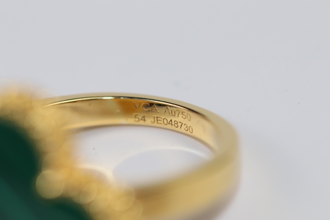 VCA Green Malachite Magic Alhambra Ring - Best Replica Jewelry™