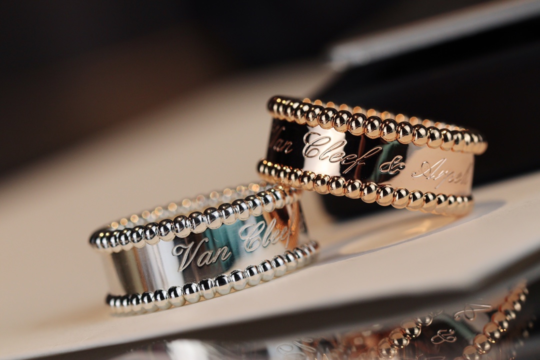 VCA Perlee Signature Ring - Best Replica Jewelry™