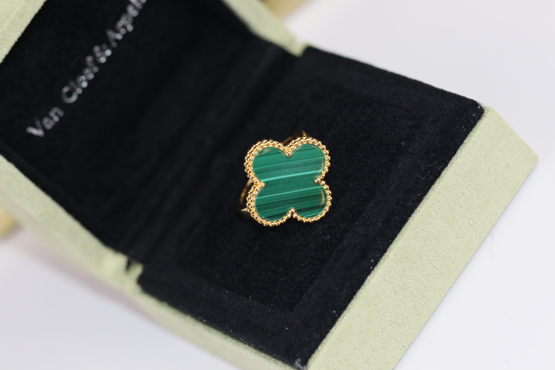 VCA Green Malachite Magic Alhambra Ring - Best Replica Jewelry™
