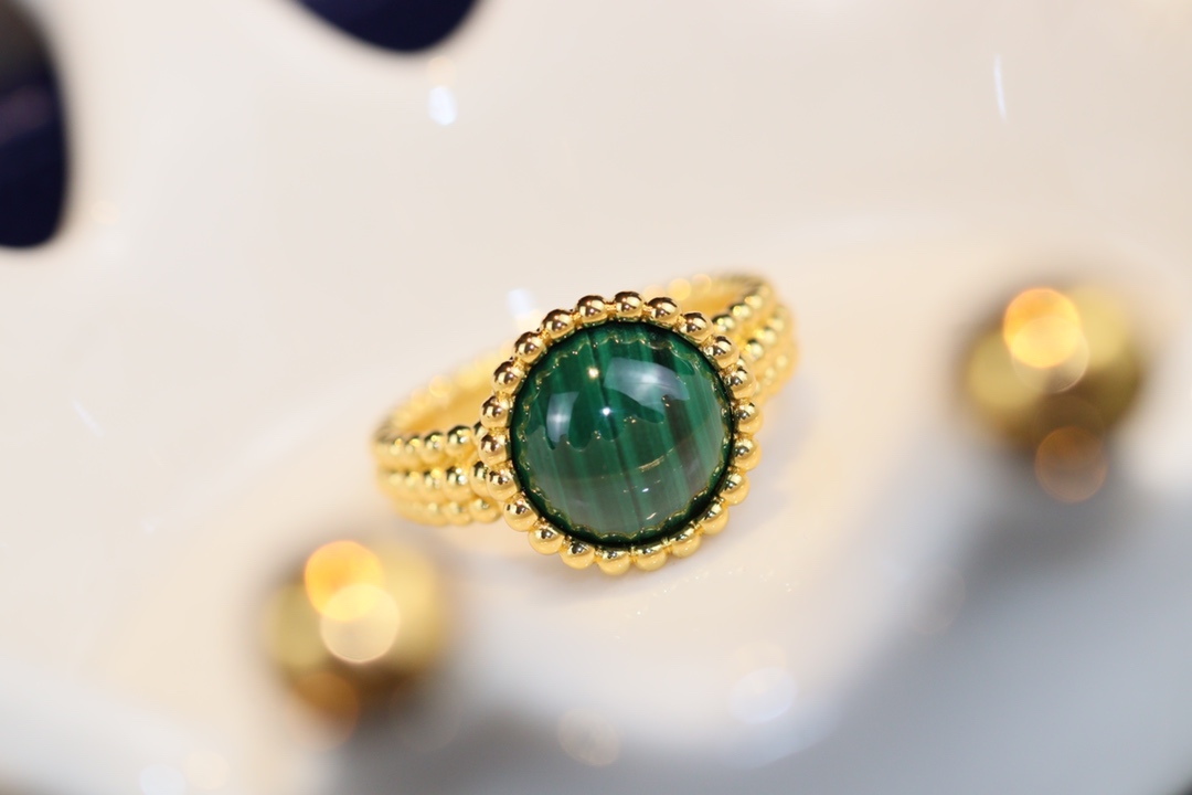 VCA Yellow Gold Malachite Perlee Couleurs Ring - Best Replica Jewelry™