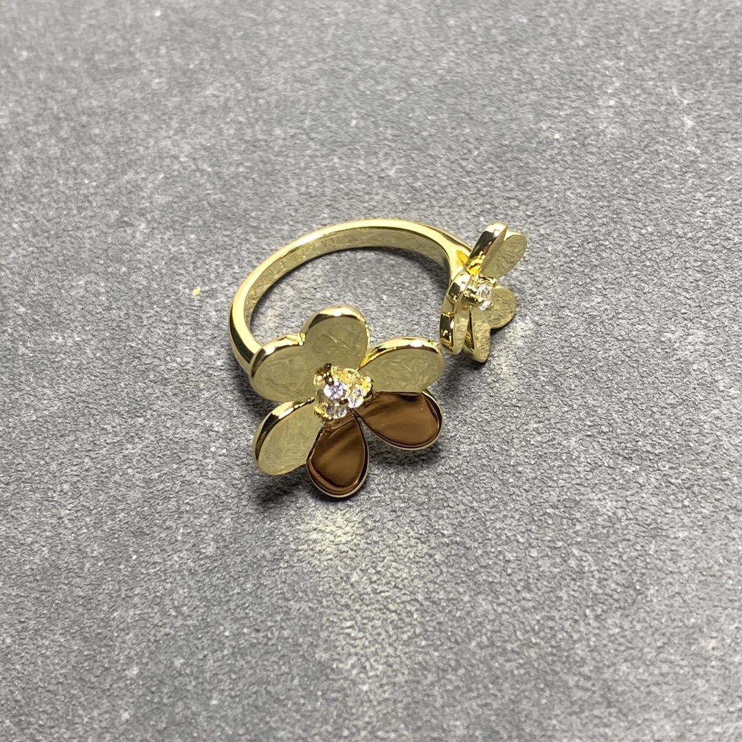 VCA 2 Flowers Frivole Between the Finger Ring - Best Replica Jewelry™