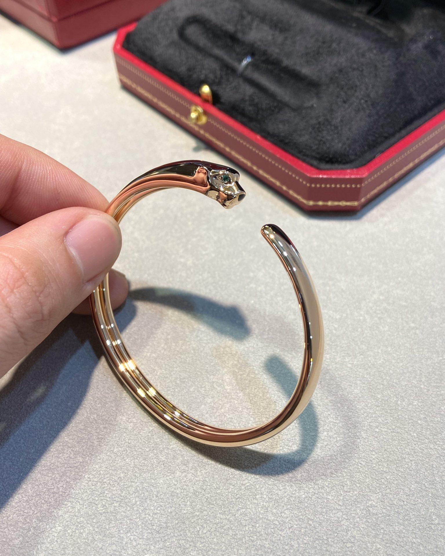 Cartier Smooth Panthère de Bracelet Open Cuff Bangle - Best Replica Jewelry™