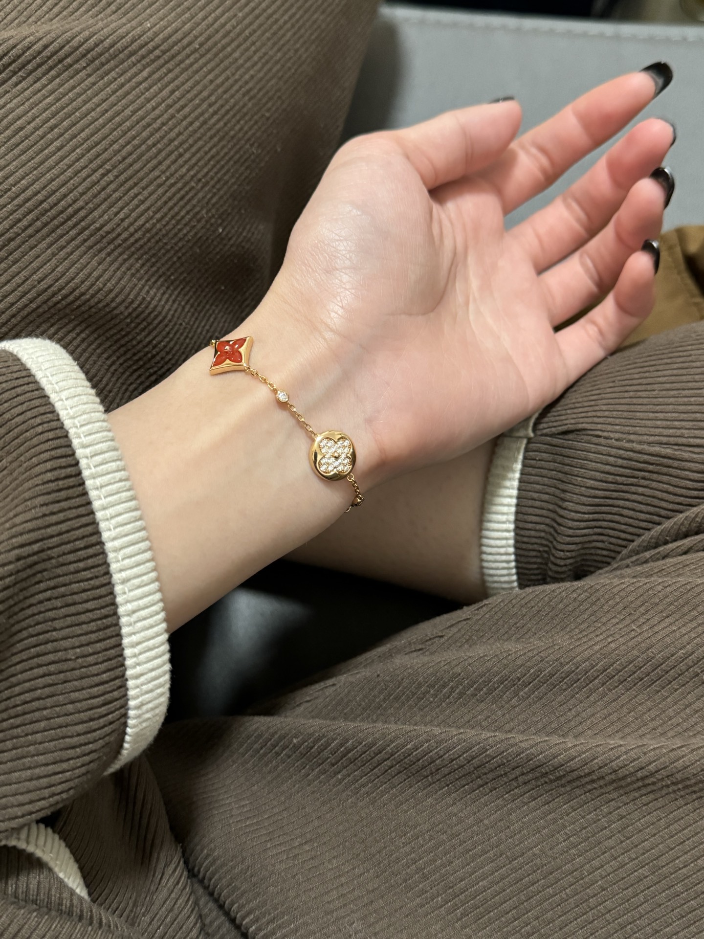 Louis Vuitton Red Color Blossom Bracelet - Best Replica Jewelry™