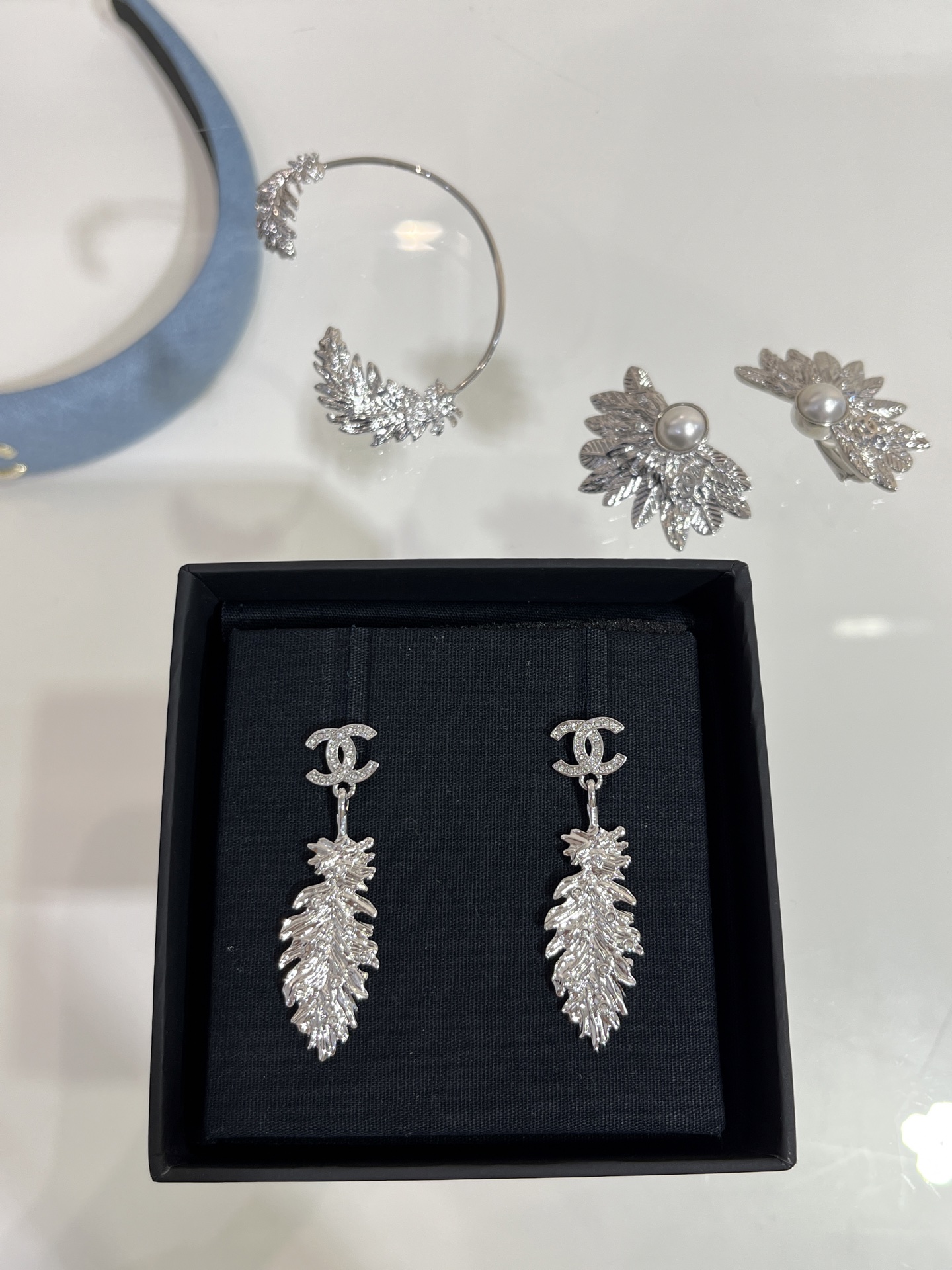 Chanel Coco Feather Dangle Earrings - Best Replica Jewelry™