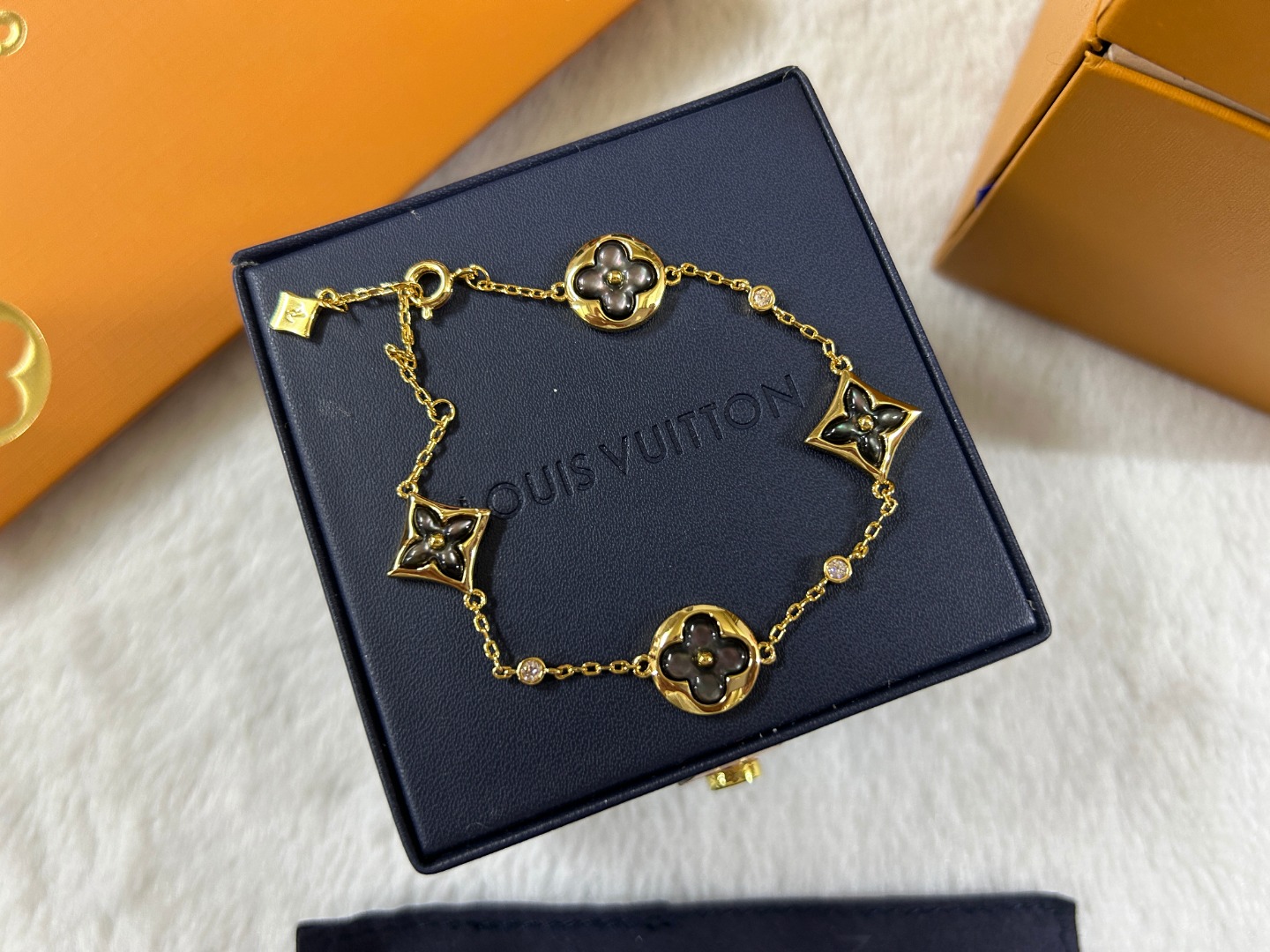 Louis Vuitton 4 Motifs Grey Mother of Pearl Color Blossom Bracelet - Best Replica Jewelry™