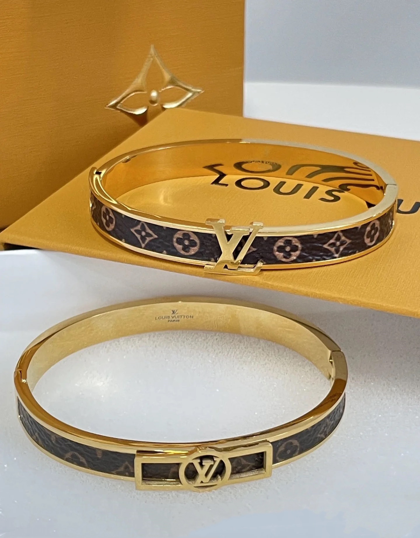 Louis Vuitton Leather Bangle Bracelet - Best Replica Jewelry™