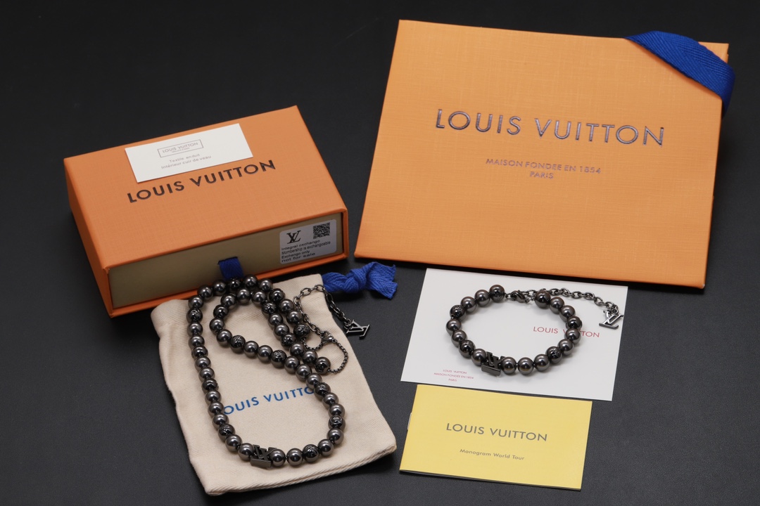 Louis Vuitton Black Beads Bracelet Men - Best Replica Jewelry™