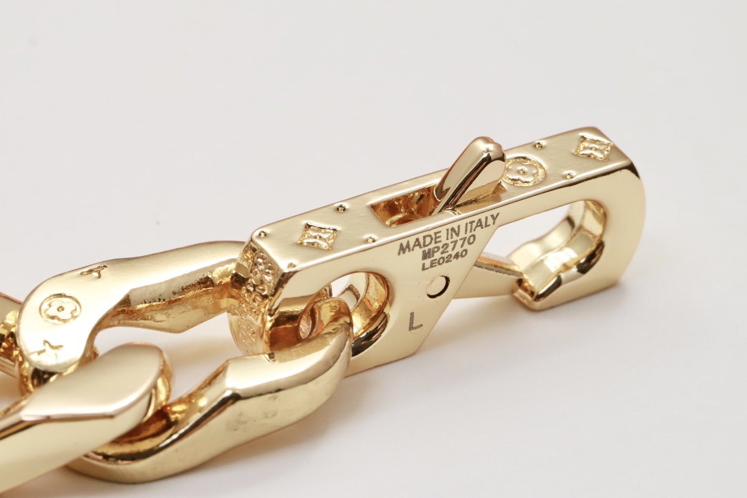 Louis Vuitton Golden Cuban Chain Bracelet Men - Best Replica Jewelry™