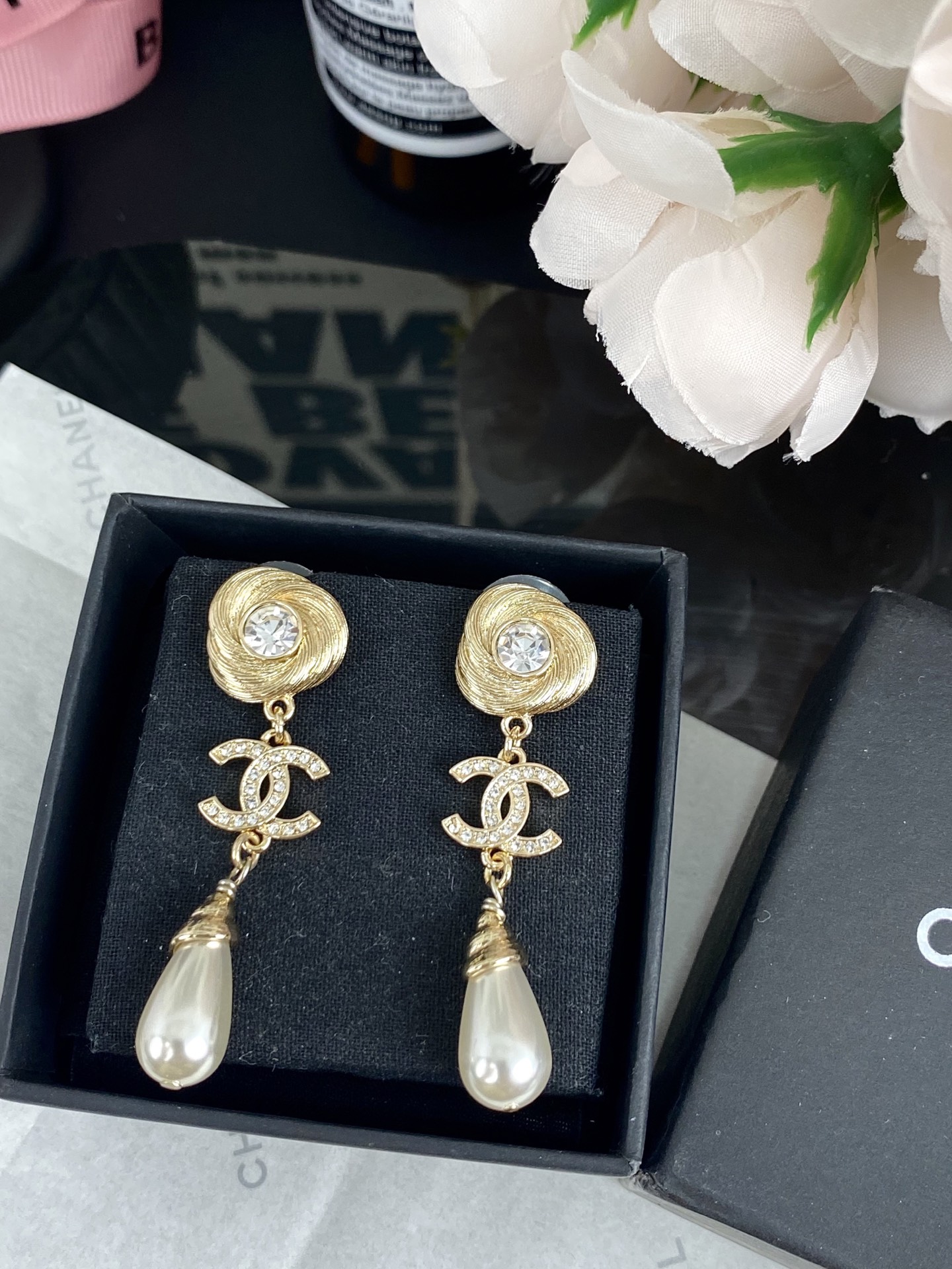 Chanel Vintage Teardrop Pearl Dangle Earrings - Best Replica Jewelry™