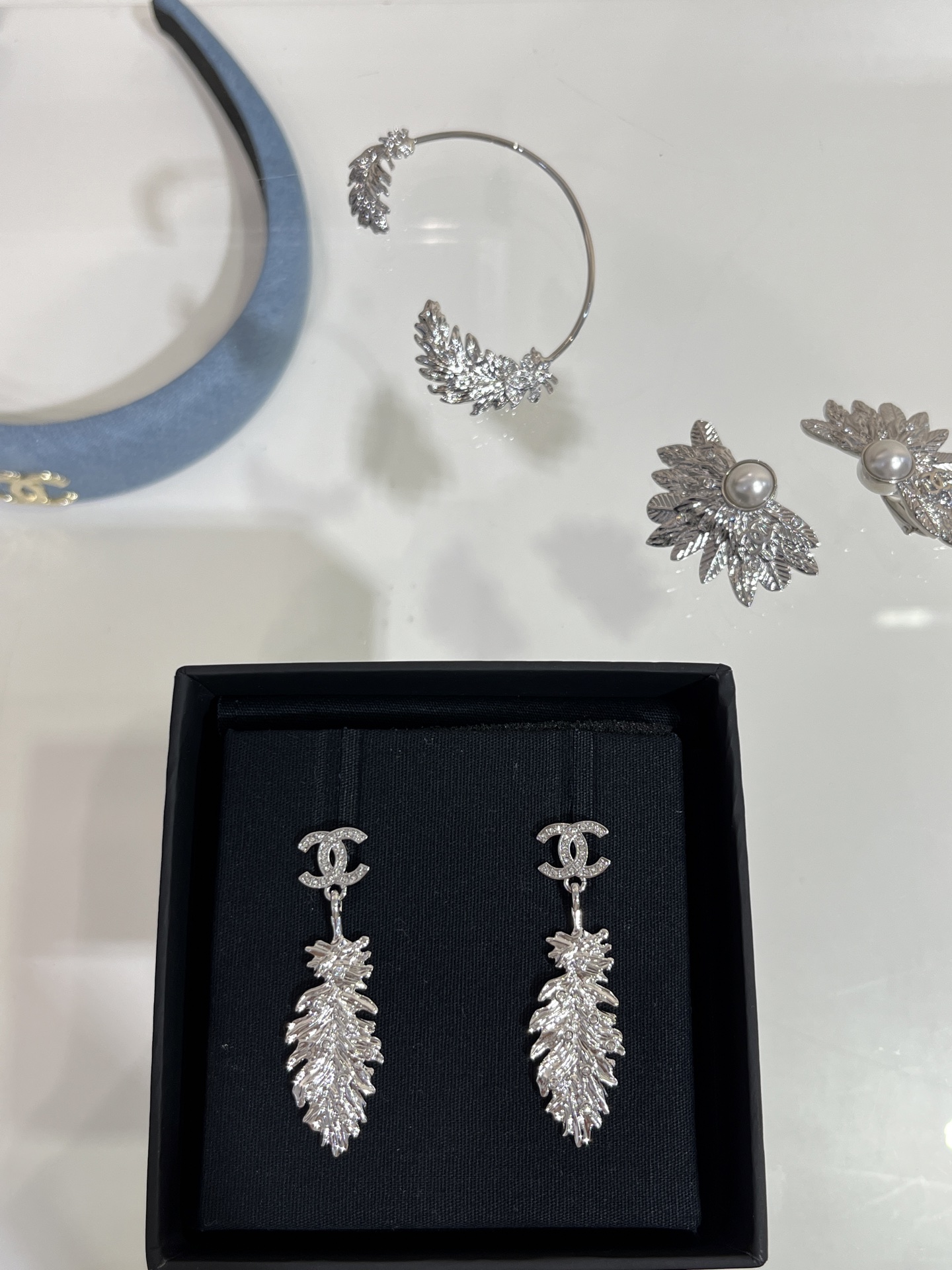 Chanel Coco Feather Dangle Earrings - Best Replica Jewelry™