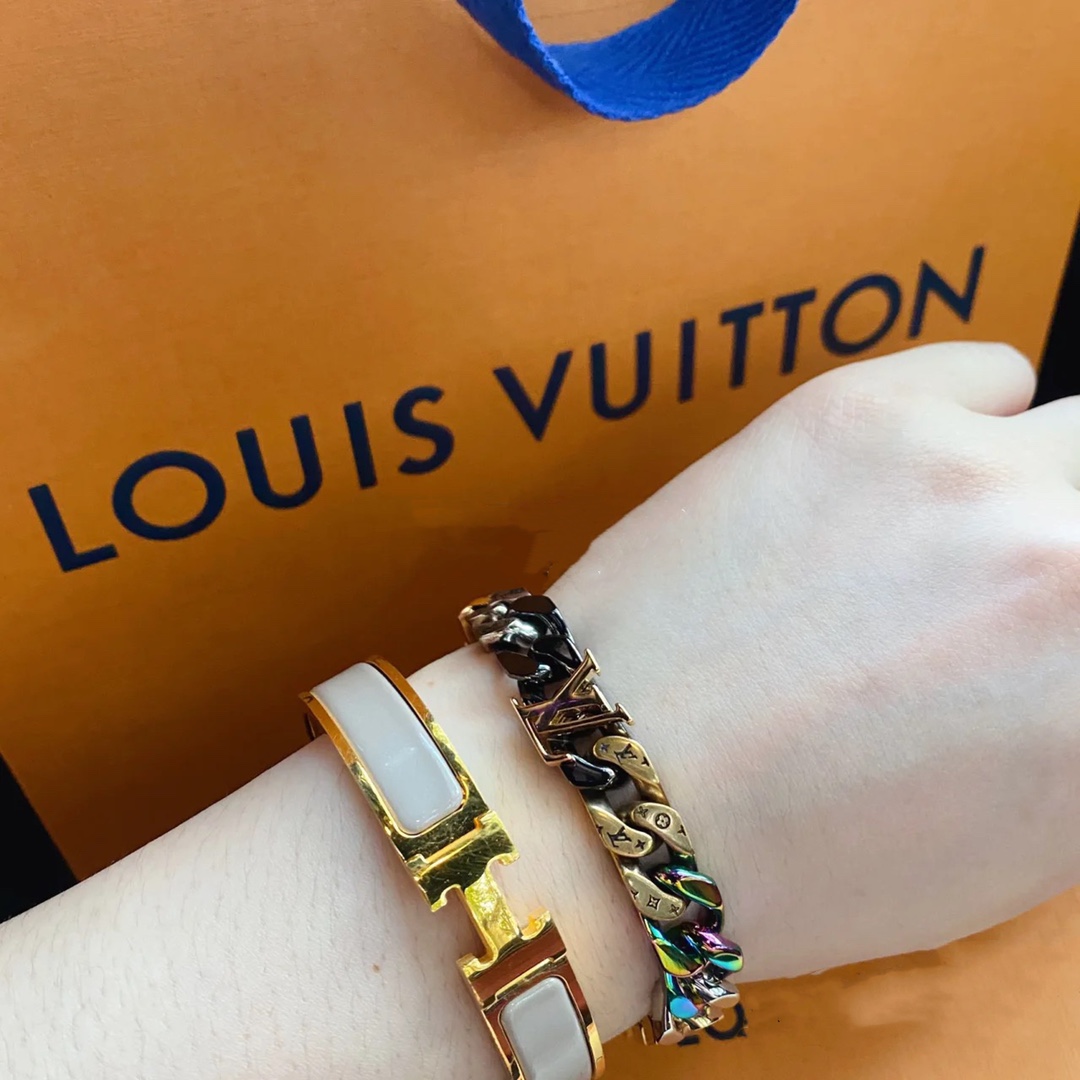 Louis Vuitton Flat Cuban Chain Bracelet - Best Replica Jewelry™