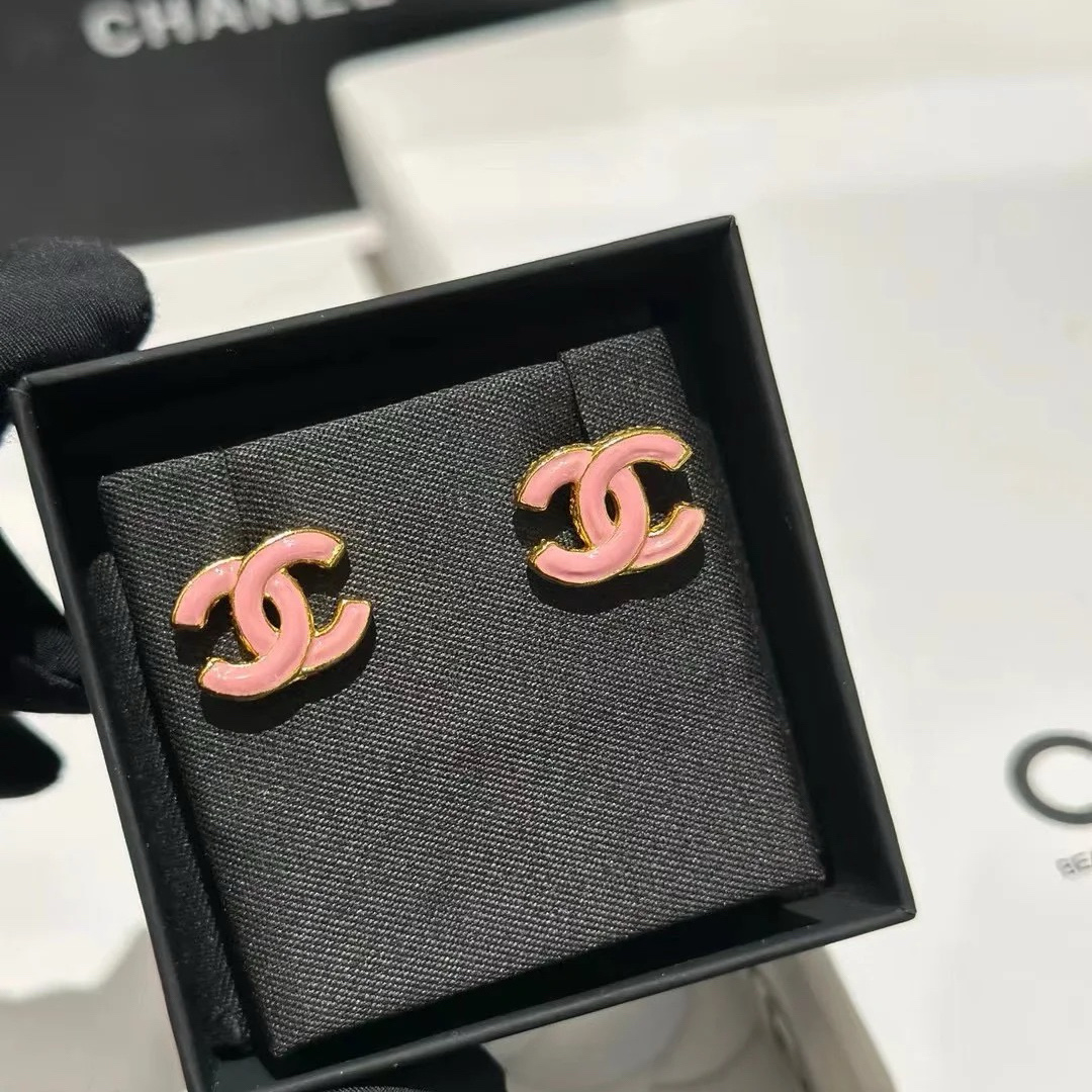 Chanel Pink Enamel CC Earrings - Best Replica Jewelry™