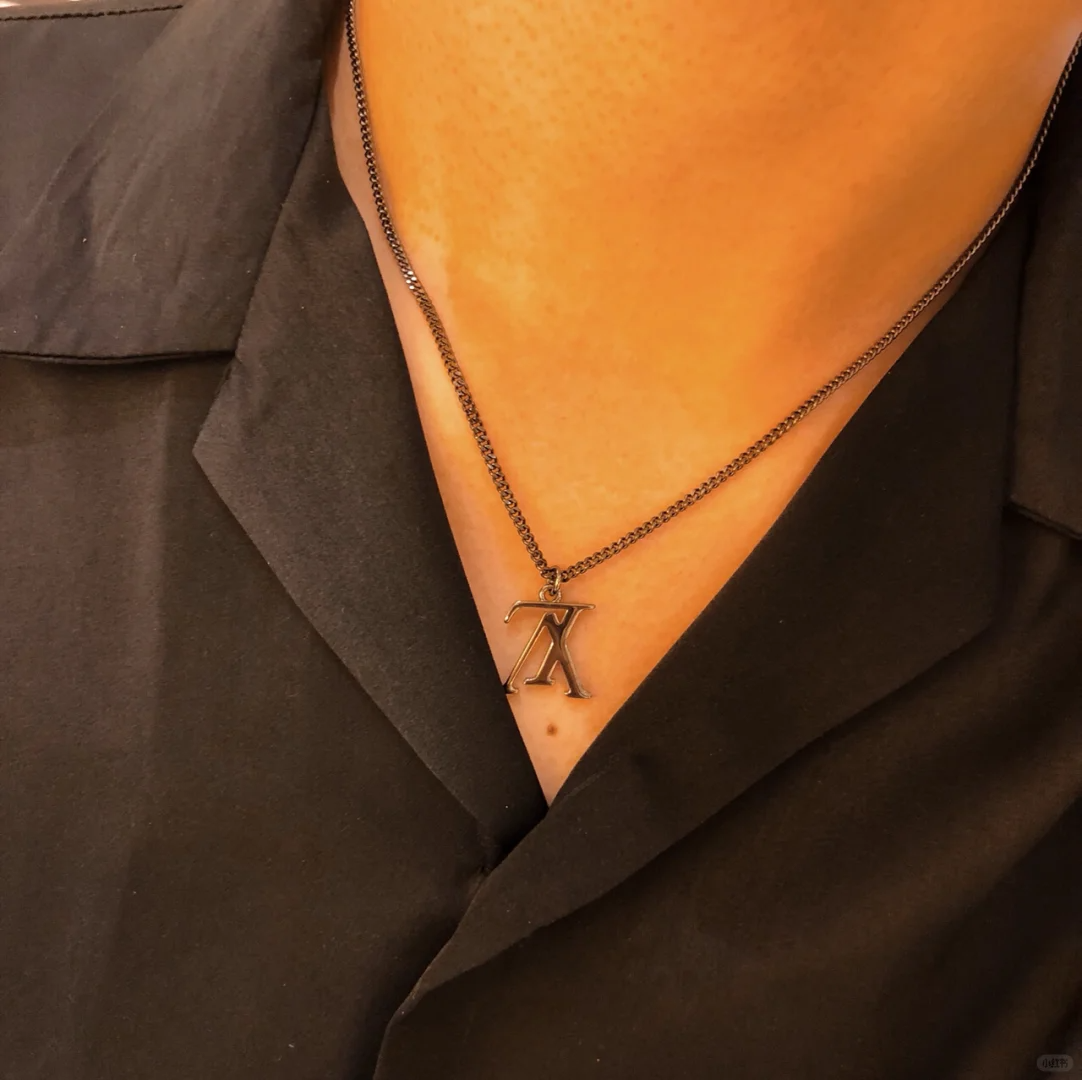 Louis Vuitton Limited Mens Necklace - 4 Colors Available - Best Replica Jewelry™