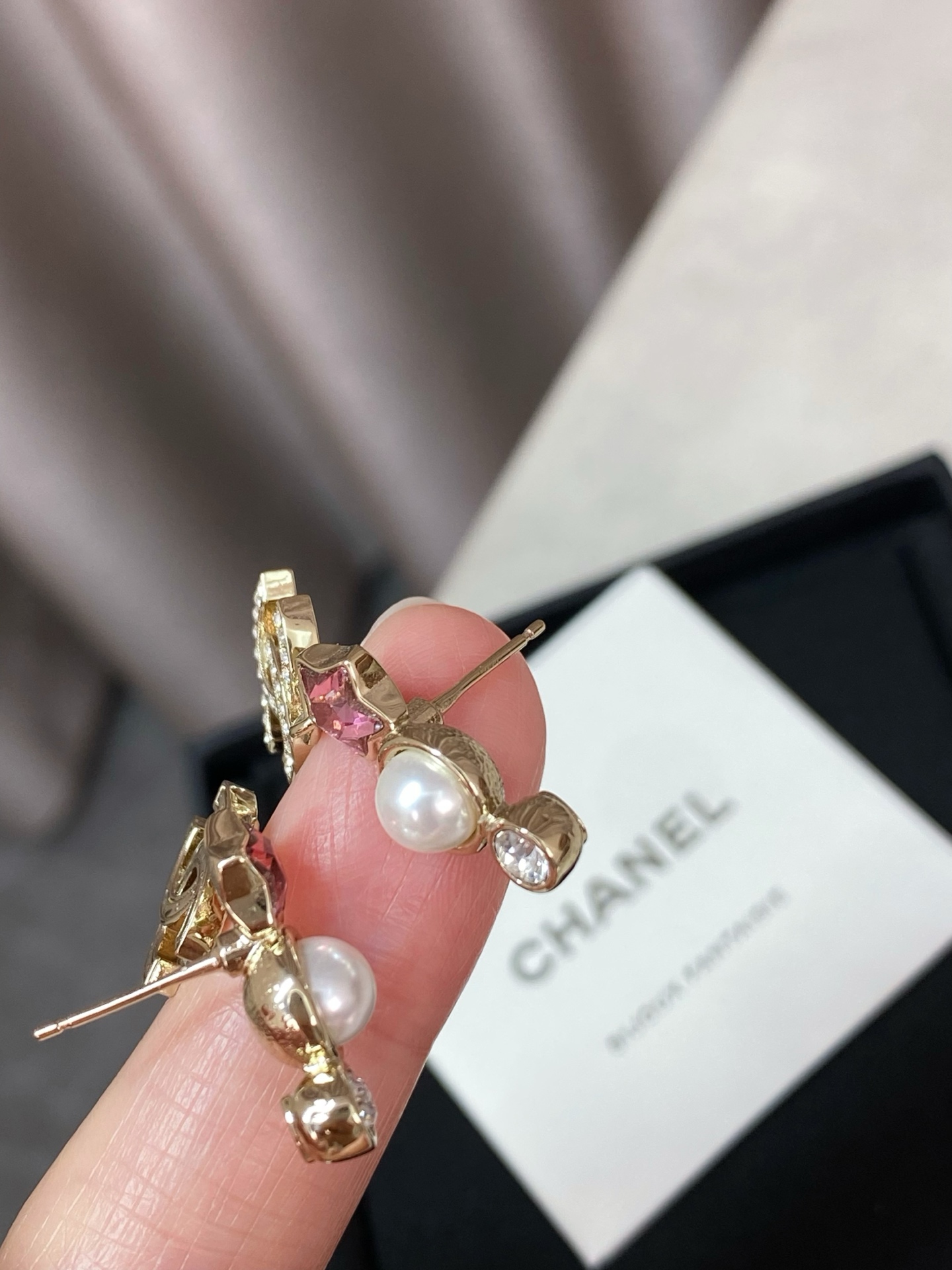 Chanel Rhinestone Pink Star Pearl CC Earrings - Best Replica Jewelry™