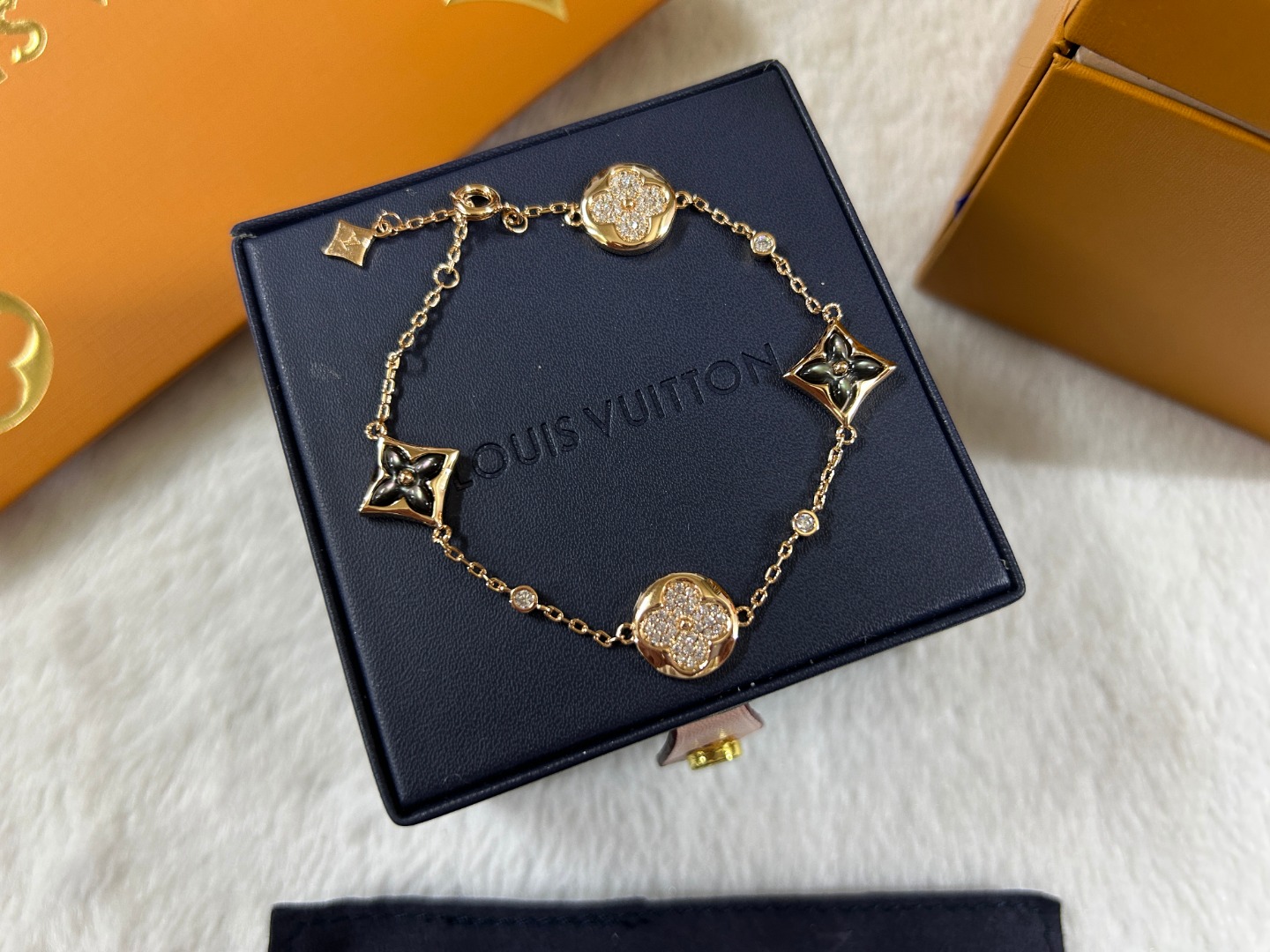 Louis Vuitton Grey Mother of Pearl Color Blossom Bracelet - Best Replica Jewelry™