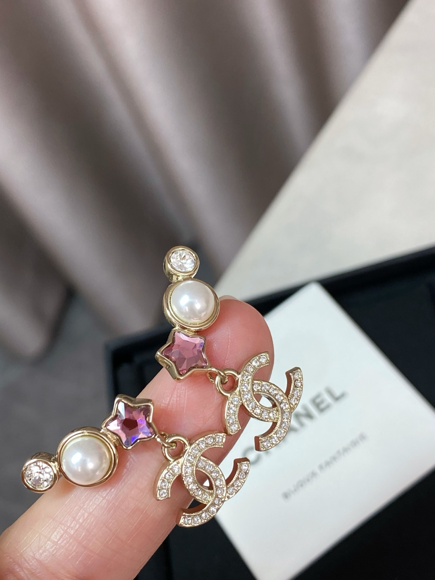 Chanel Rhinestone Pink Star Pearl CC Earrings - Best Replica Jewelry™