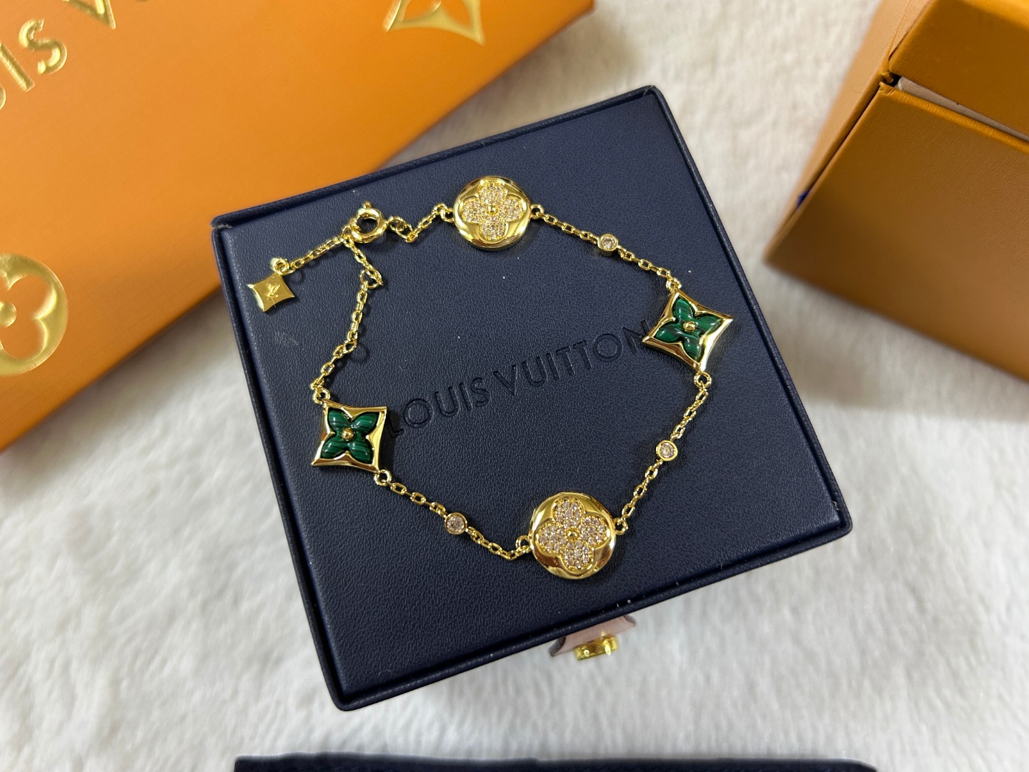 Louis Vuitton Malachite Color Blossom Bracelet - Best Replica Jewelry™