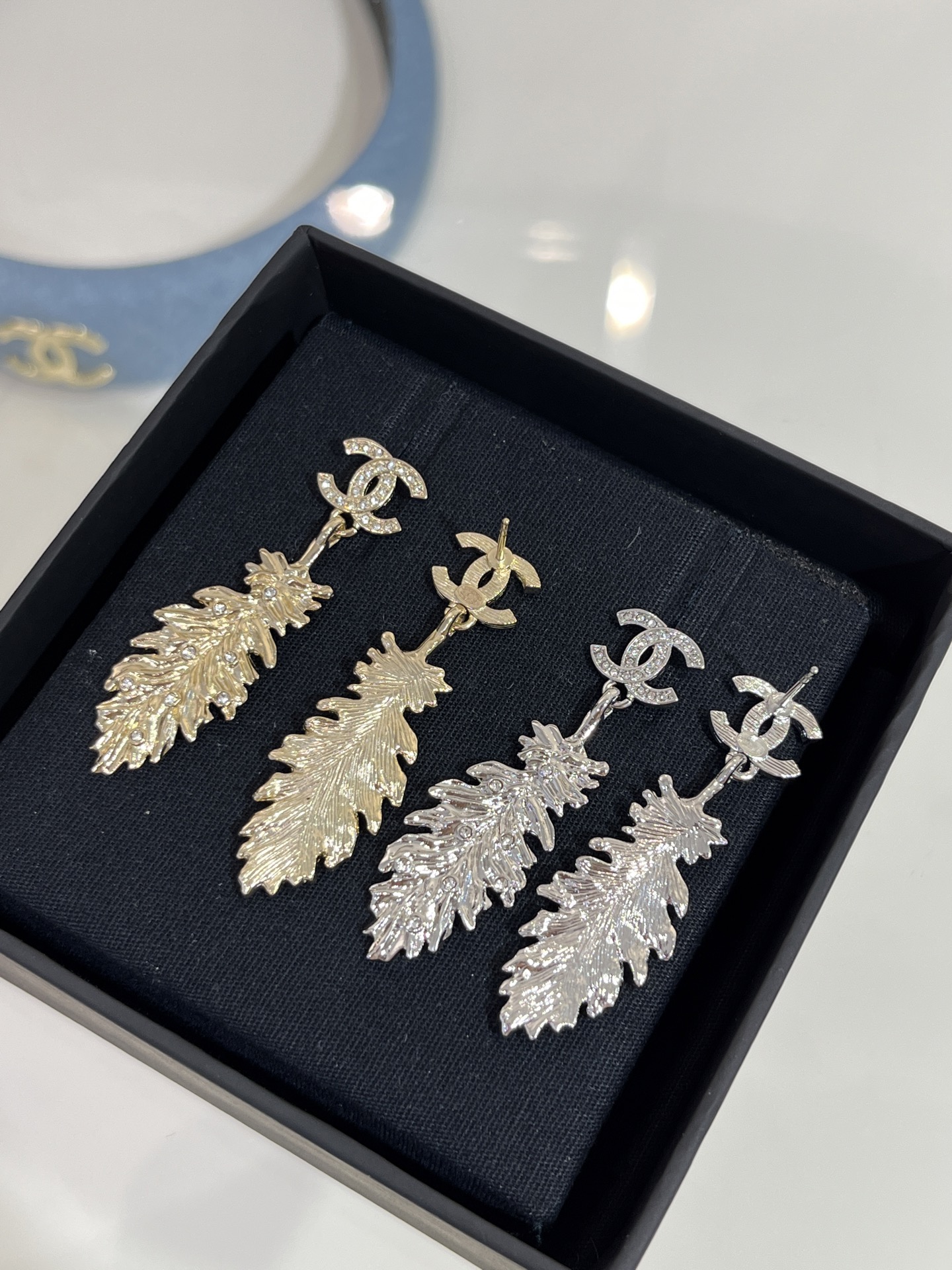 Chanel Coco Feather Dangle Earrings - Best Replica Jewelry™