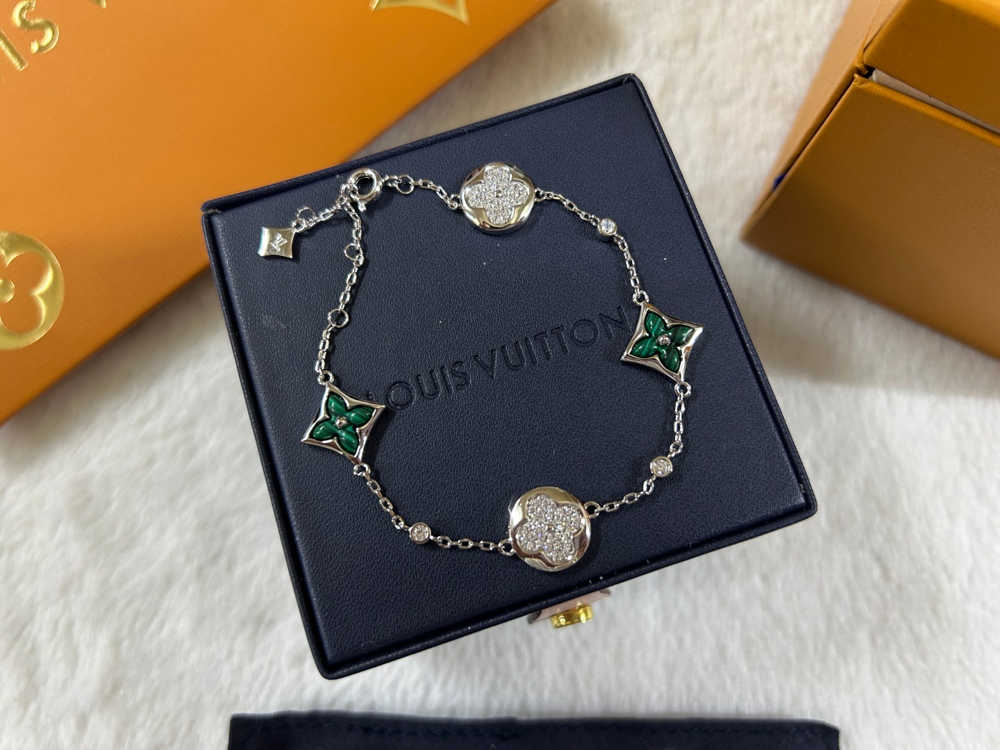 Louis Vuitton Malachite Color Blossom Bracelet - Best Replica Jewelry™