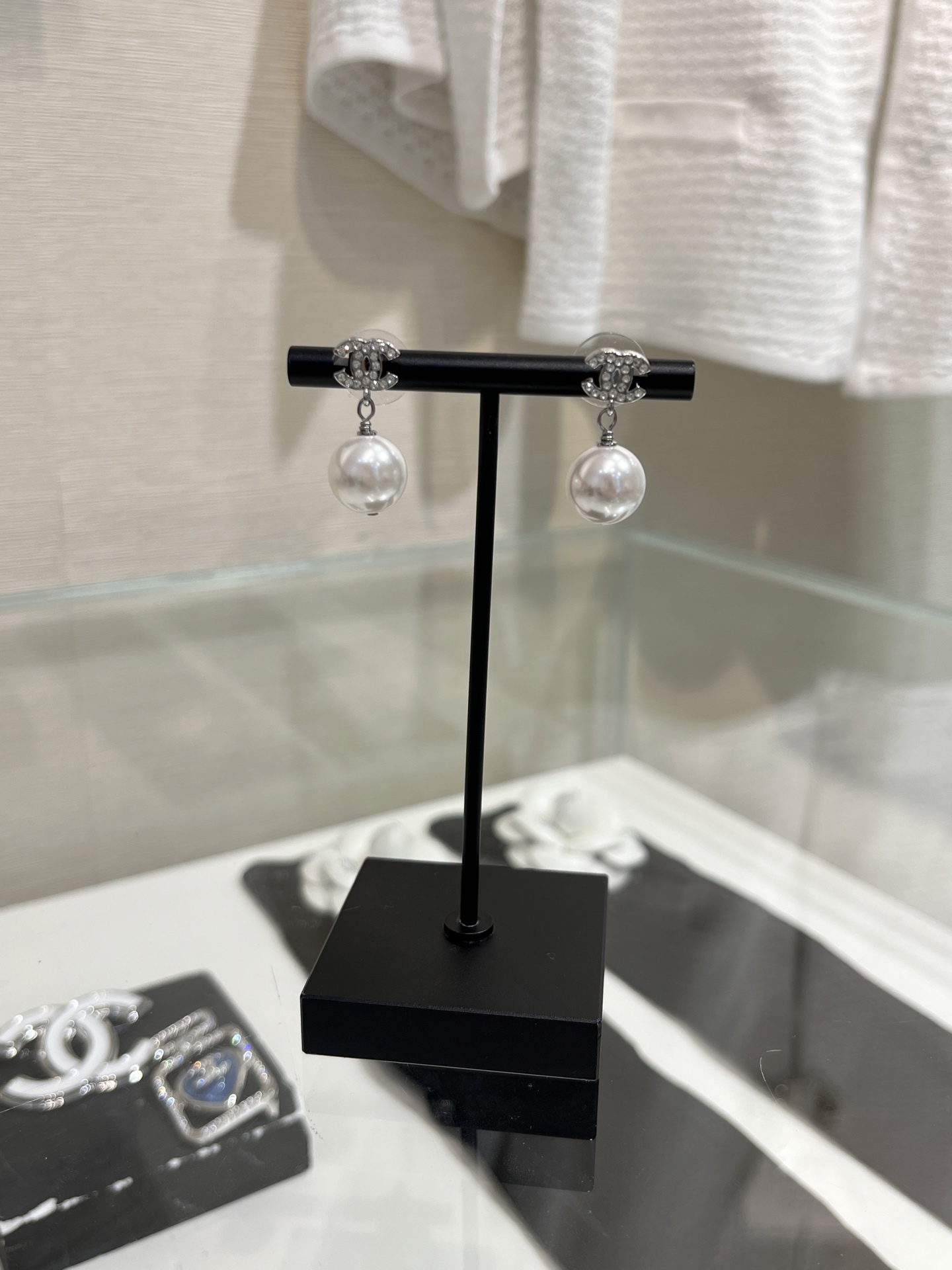 Chanel Classic Silver Coco Pearl Drop Earrings - Best Replica Jewelry™