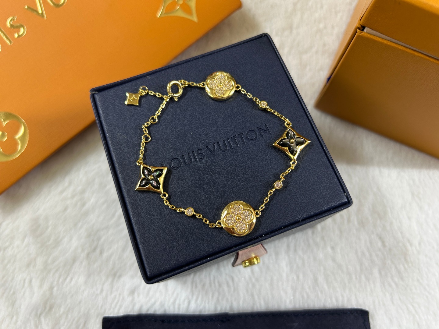 Louis Vuitton Grey Mother of Pearl Color Blossom Bracelet - Best Replica Jewelry™