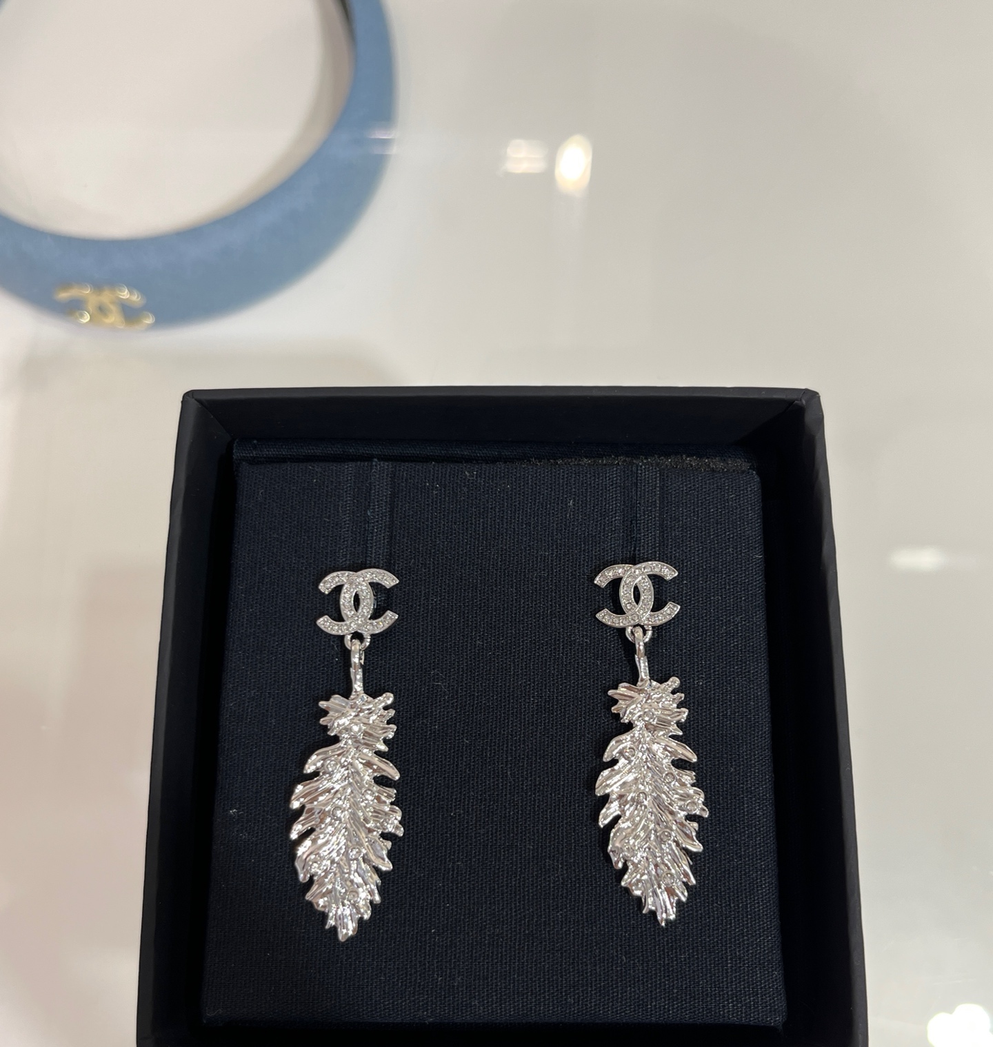 Chanel Coco Feather Dangle Earrings - Best Replica Jewelry™